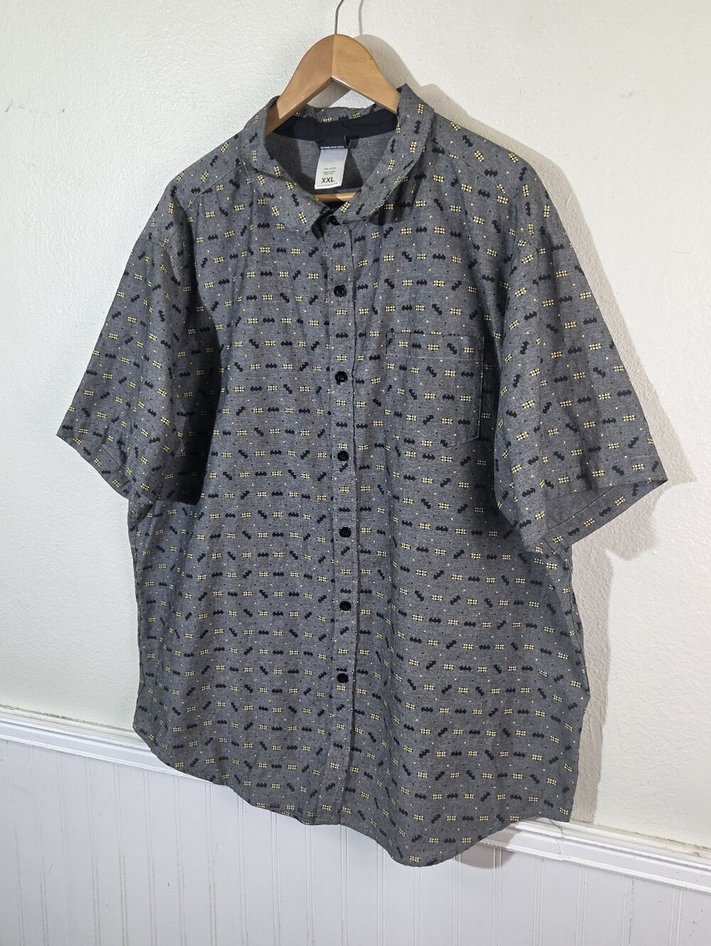 Batman Button Up Shirt Mens XXL Gray Logo Print Short Sleeve Cotton Comic DC